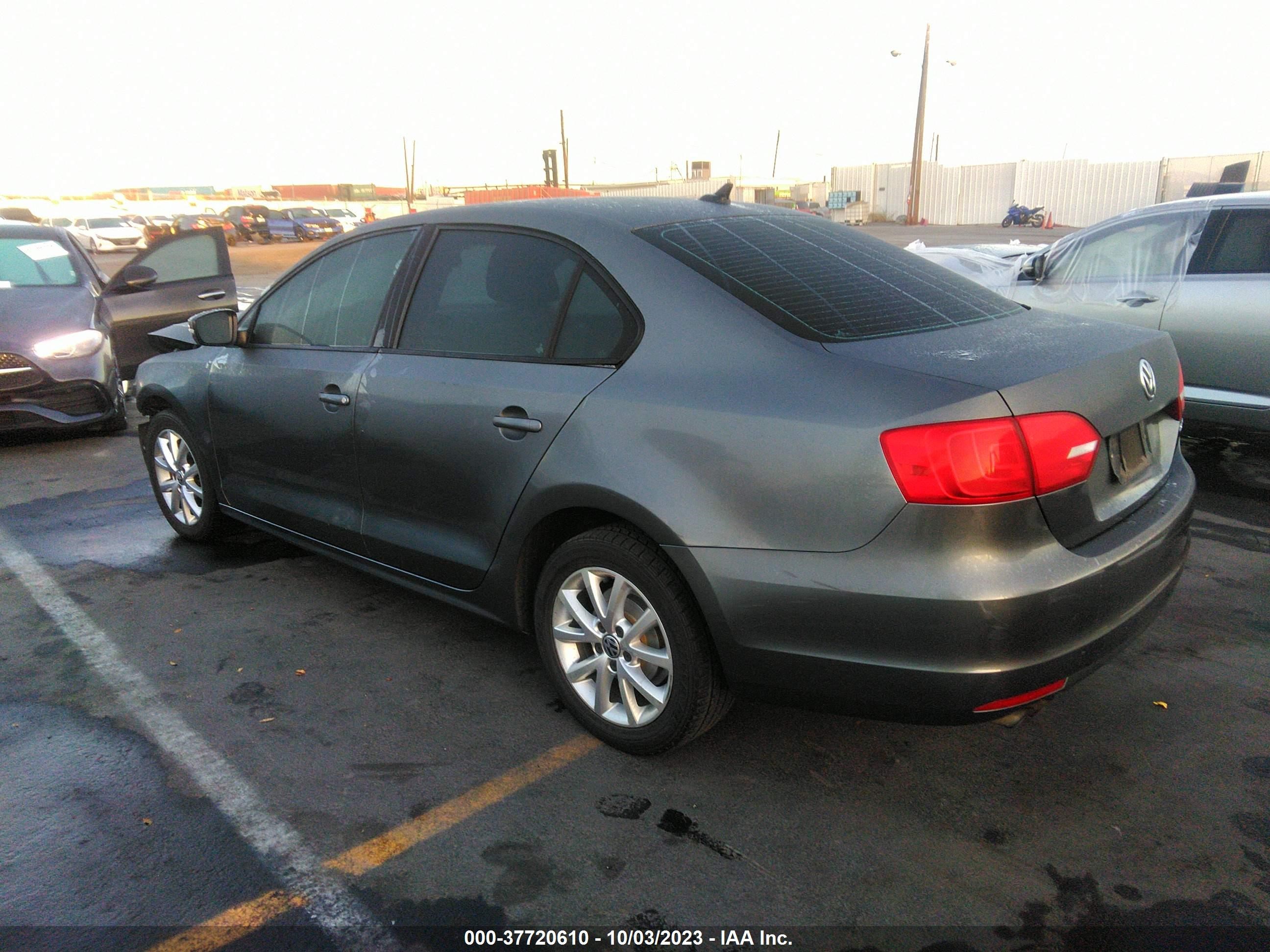 Photo 2 VIN: 3VWDZ7AJ6BM378392 - VOLKSWAGEN JETTA 