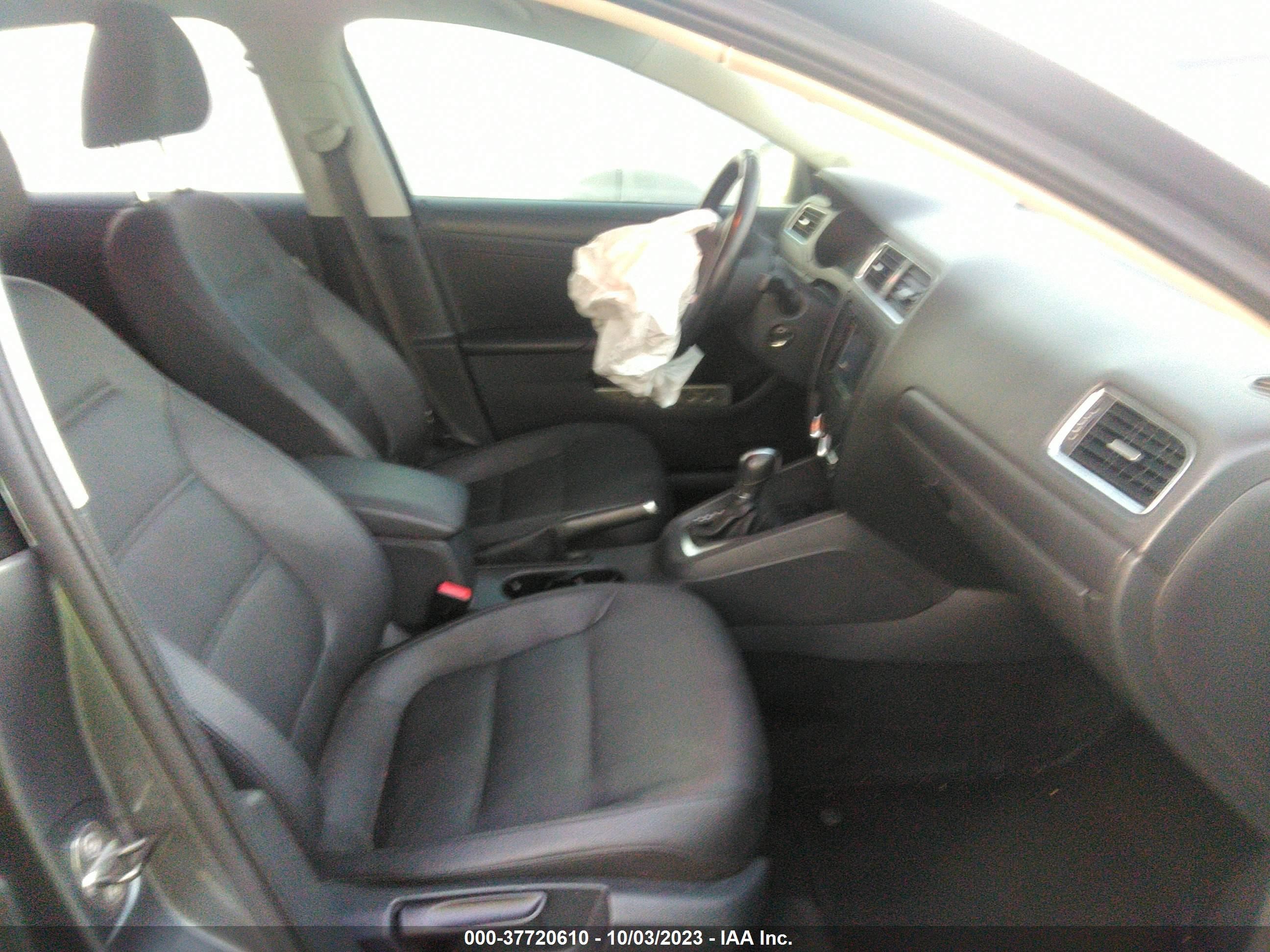 Photo 4 VIN: 3VWDZ7AJ6BM378392 - VOLKSWAGEN JETTA 