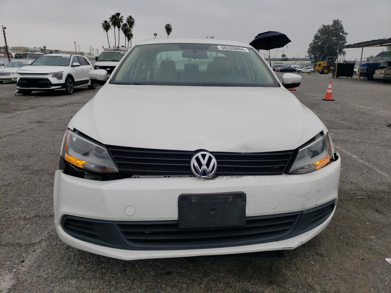 Photo 4 VIN: 3VWDZ7AJ7BM315639 - VOLKSWAGEN JETTA 