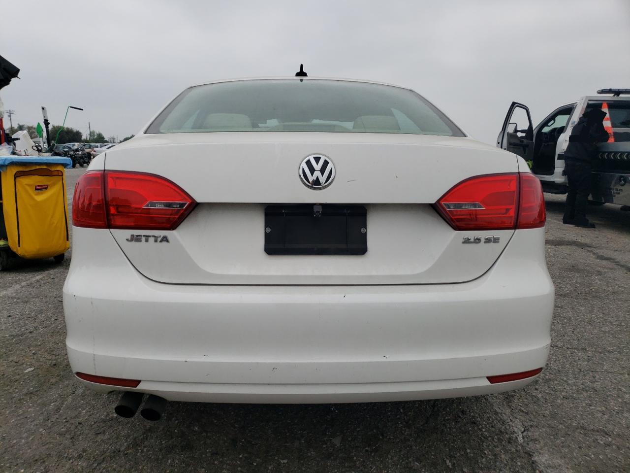 Photo 5 VIN: 3VWDZ7AJ7BM315639 - VOLKSWAGEN JETTA 