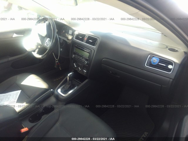 Photo 4 VIN: 3VWDZ7AJ7BM392396 - VOLKSWAGEN JETTA SEDAN 