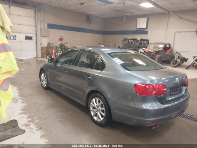 Photo 2 VIN: 3VWDZ7AJ8BM313883 - VOLKSWAGEN JETTA 