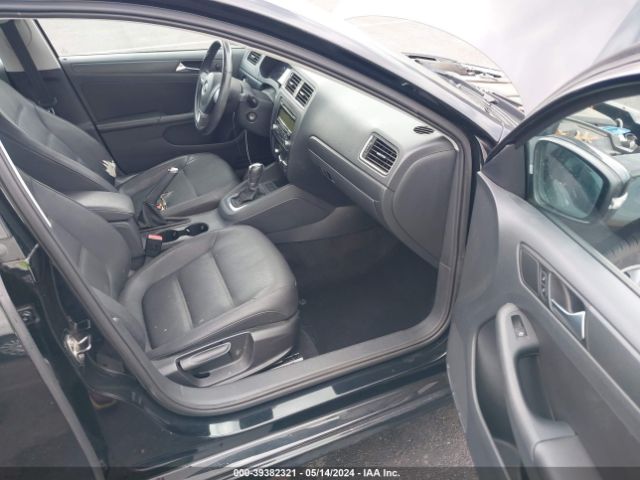 Photo 4 VIN: 3VWDZ7AJ8BM339870 - VOLKSWAGEN JETTA 