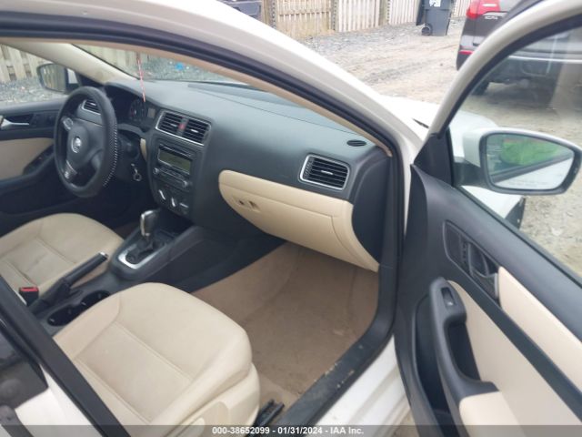 Photo 4 VIN: 3VWDZ7AJ8BM360766 - VOLKSWAGEN JETTA 