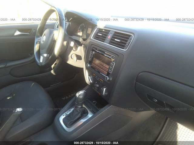 Photo 4 VIN: 3VWDZ7AJ9BM313827 - VOLKSWAGEN JETTA SEDAN 