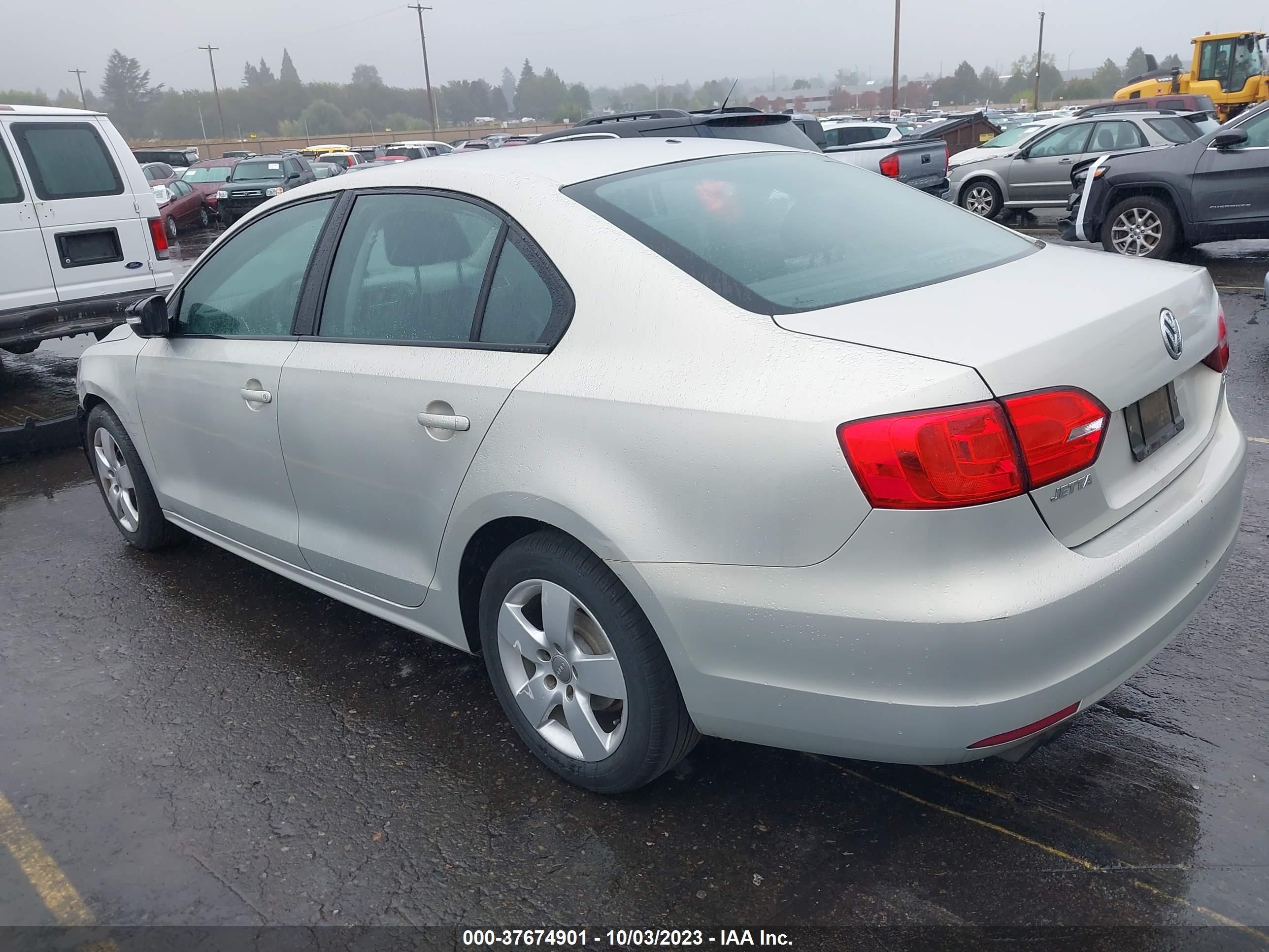 Photo 2 VIN: 3VWDZ7AJ9BM369203 - VOLKSWAGEN JETTA 