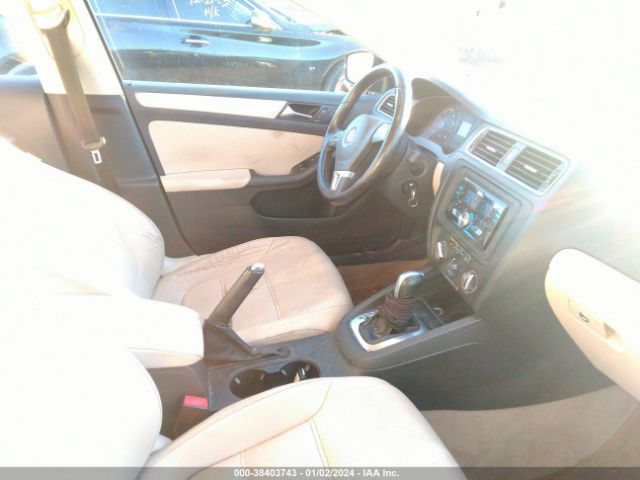 Photo 4 VIN: 3VWDZ7AJXBM338770 - VOLKSWAGEN JETTA 