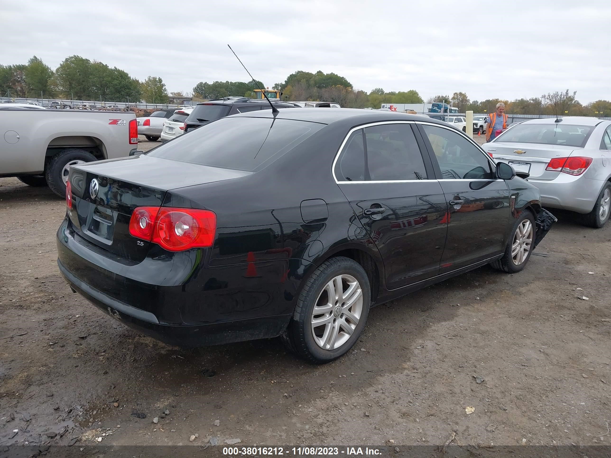 Photo 3 VIN: 3VWEF71K07M188536 - VOLKSWAGEN JETTA 