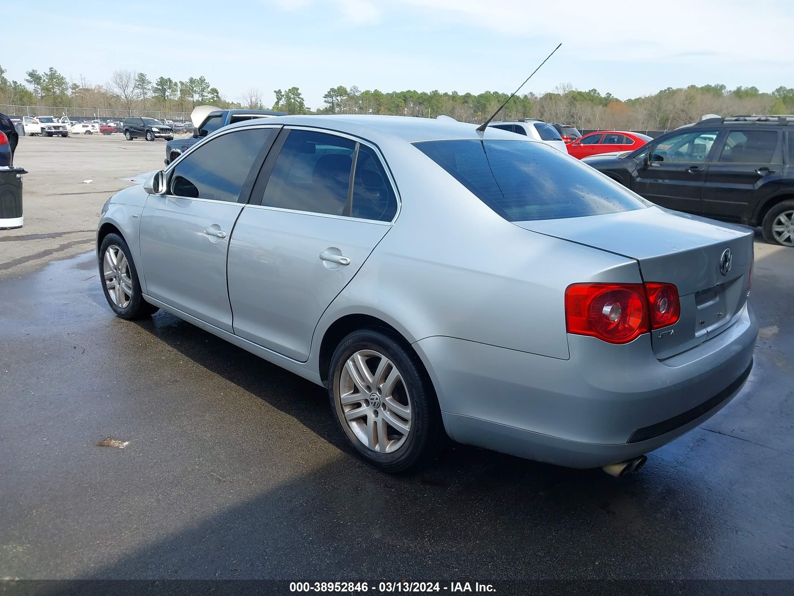 Photo 2 VIN: 3VWEF71K27M134445 - VOLKSWAGEN JETTA 