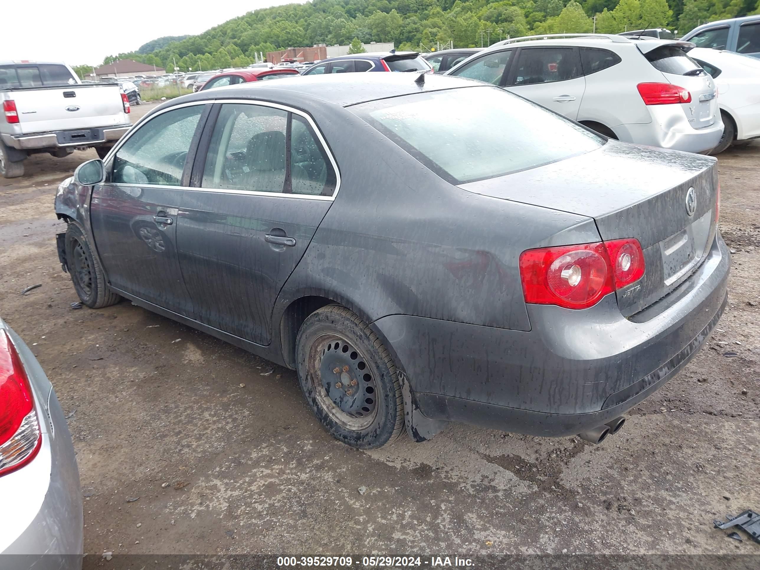 Photo 2 VIN: 3VWEF71K57M065766 - VOLKSWAGEN JETTA 