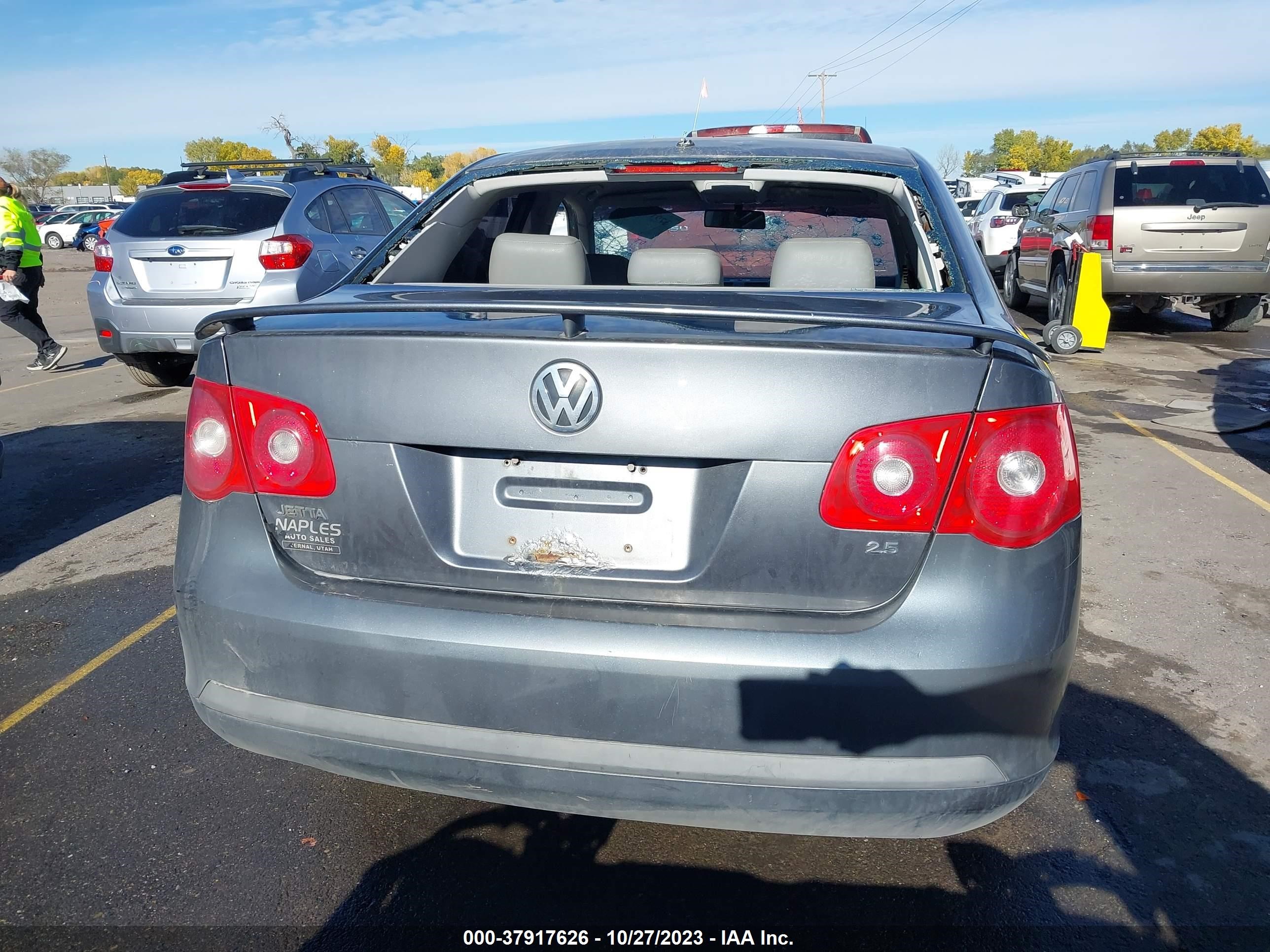 Photo 15 VIN: 3VWEF71K57M116361 - VOLKSWAGEN JETTA 