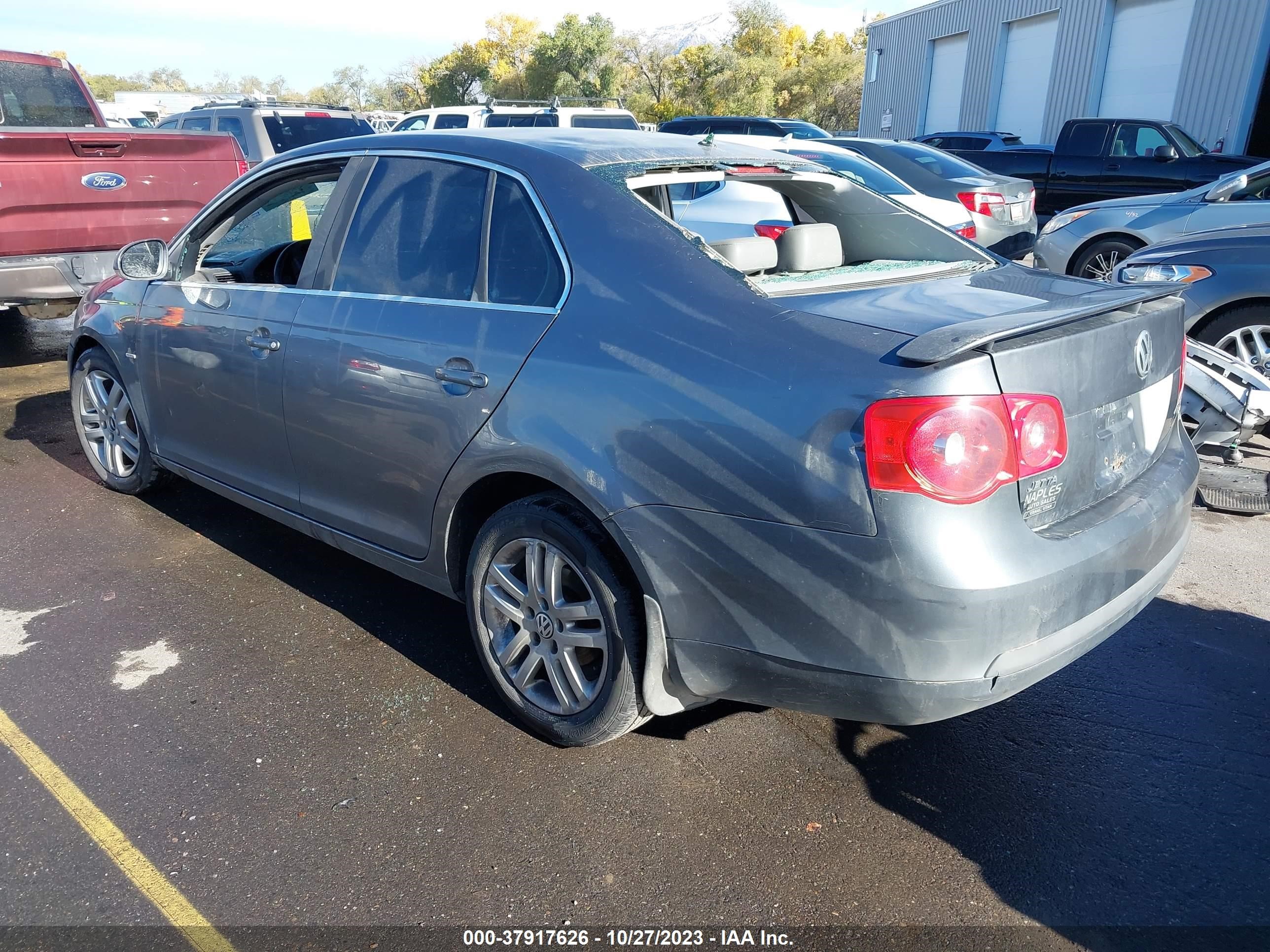 Photo 2 VIN: 3VWEF71K57M116361 - VOLKSWAGEN JETTA 