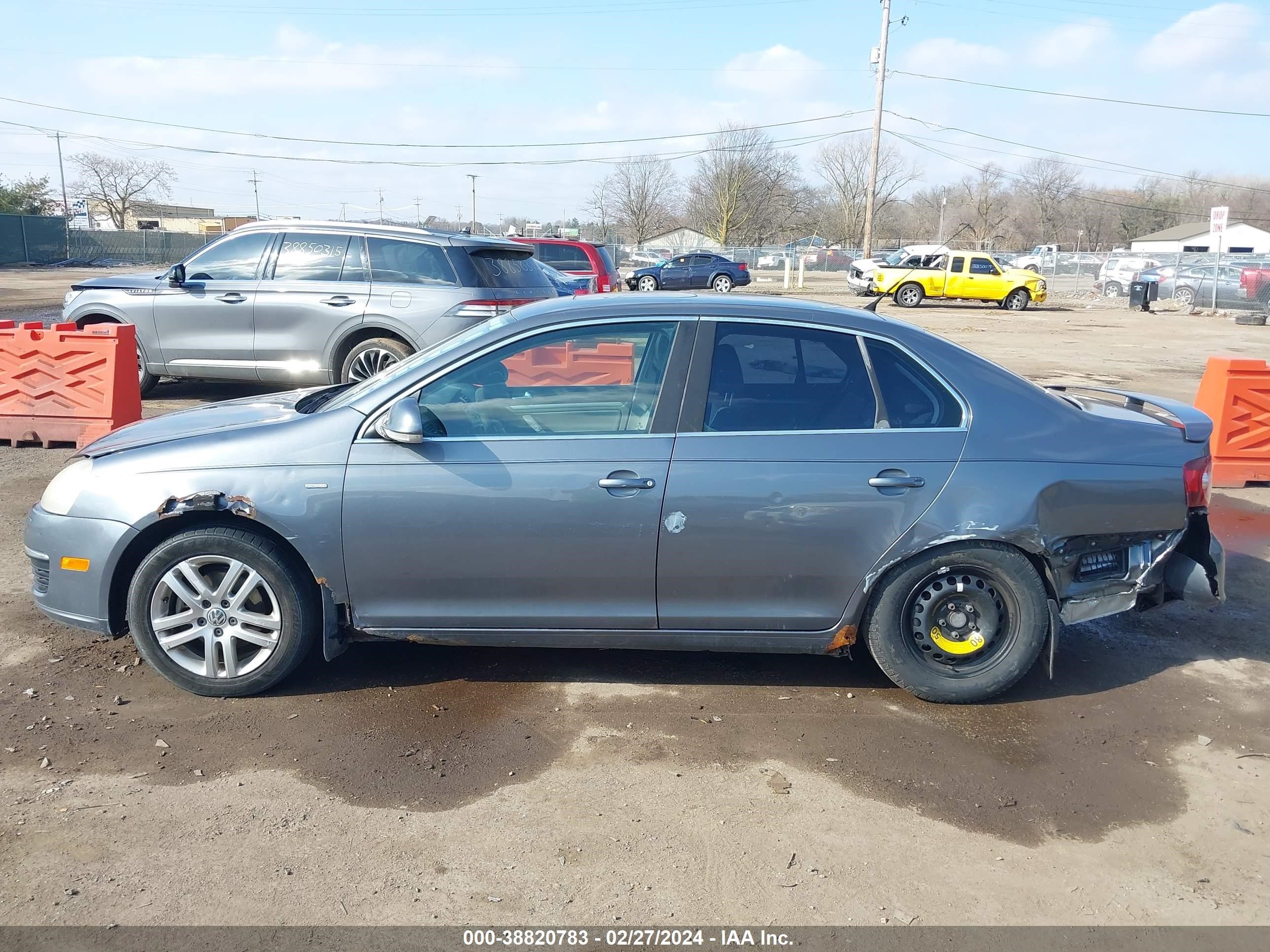 Photo 14 VIN: 3VWEF71K77M061069 - VOLKSWAGEN JETTA 