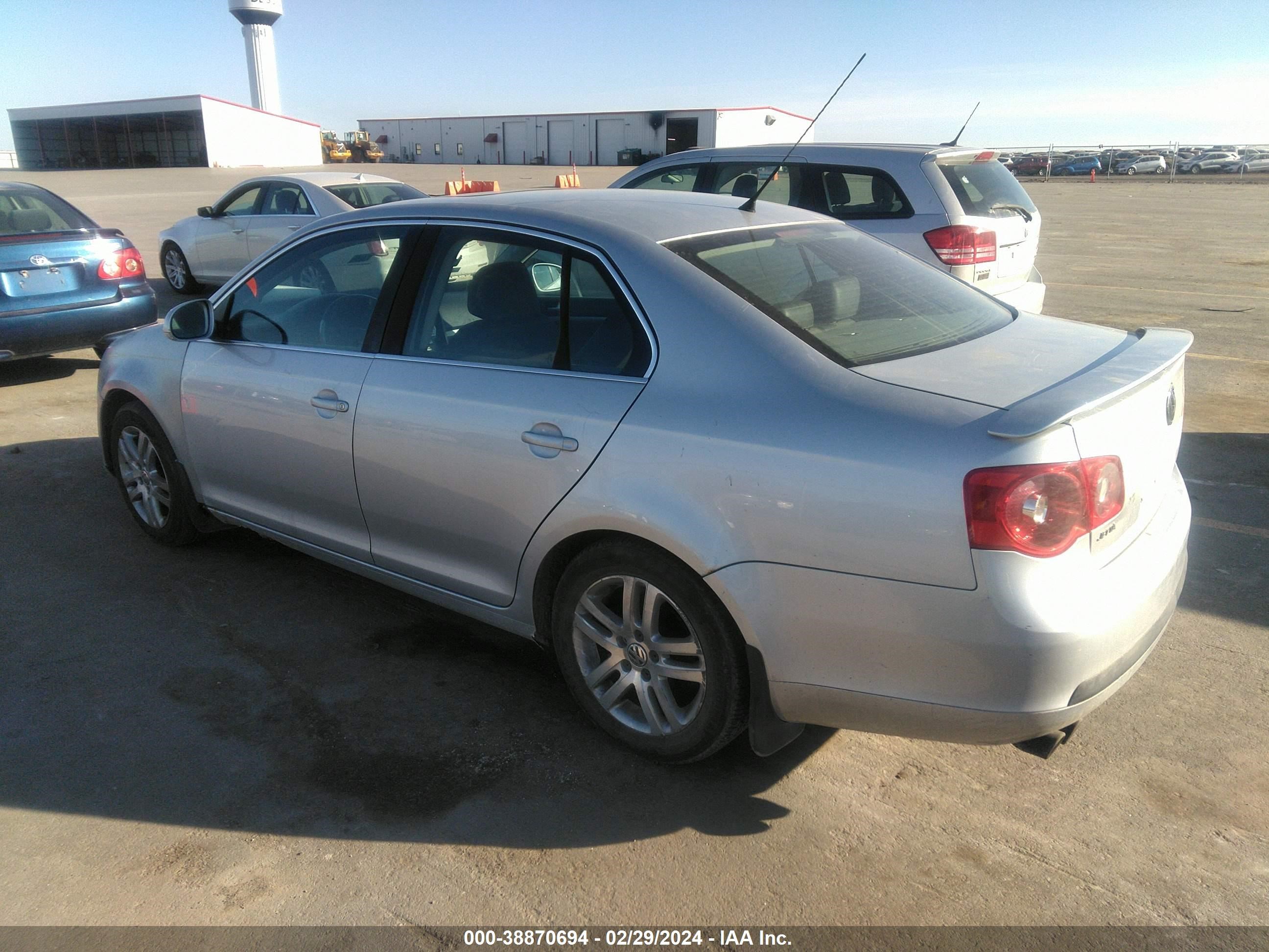 Photo 2 VIN: 3VWEF71KX7M061504 - VOLKSWAGEN JETTA 