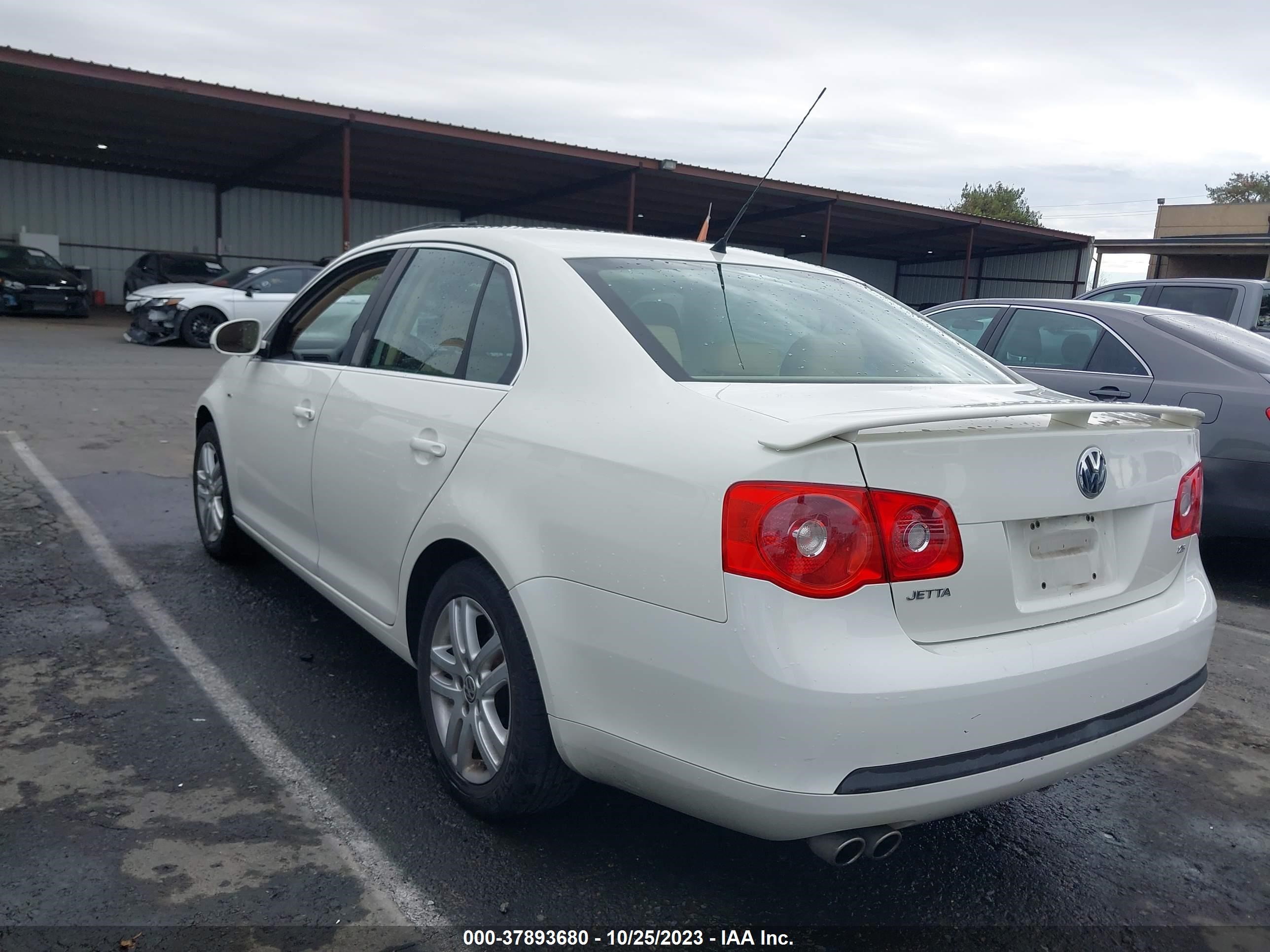 Photo 2 VIN: 3VWEG71K67M201819 - VOLKSWAGEN JETTA 