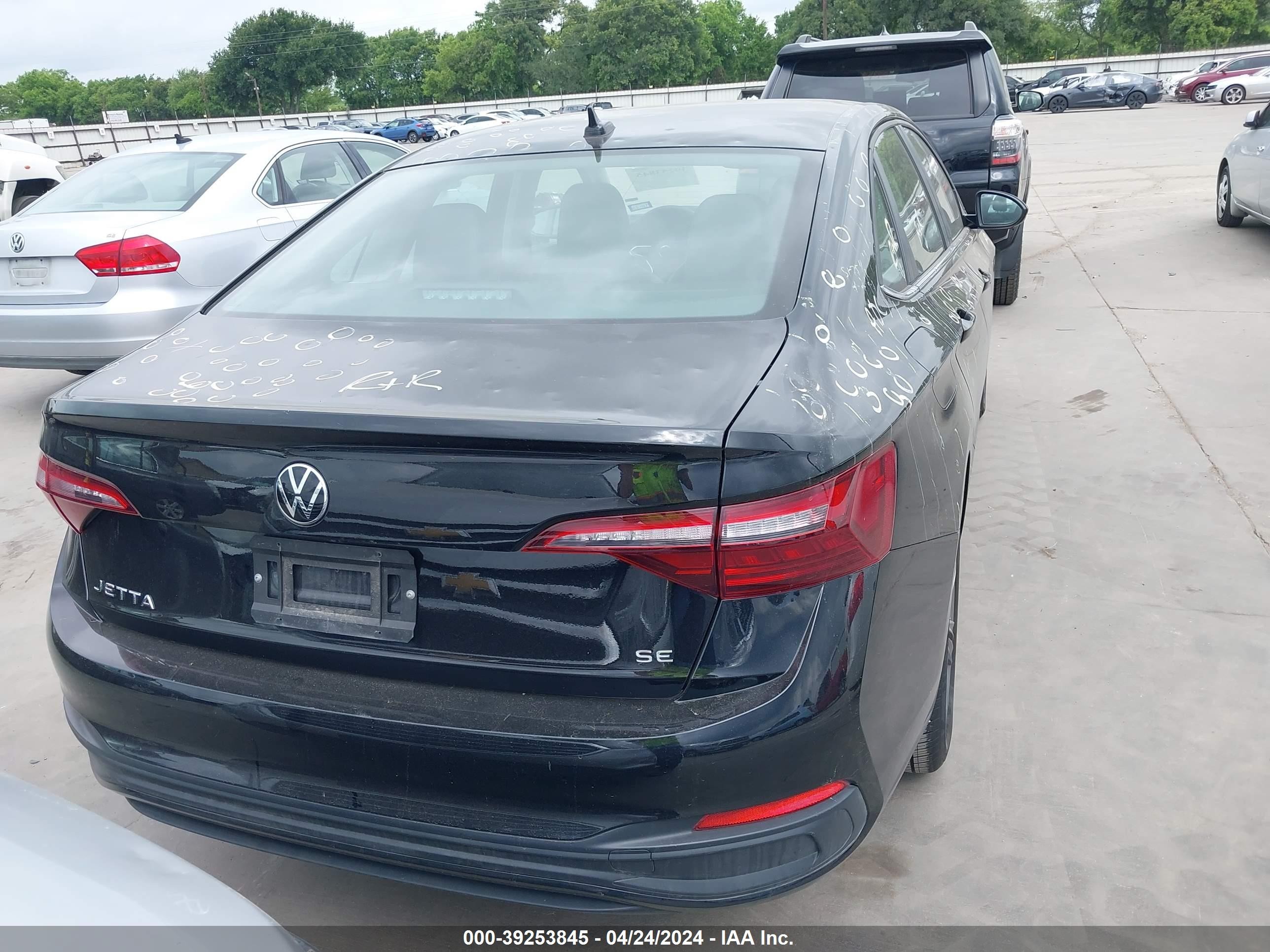 Photo 15 VIN: 3VWEM7BU1RM015455 - VOLKSWAGEN JETTA 