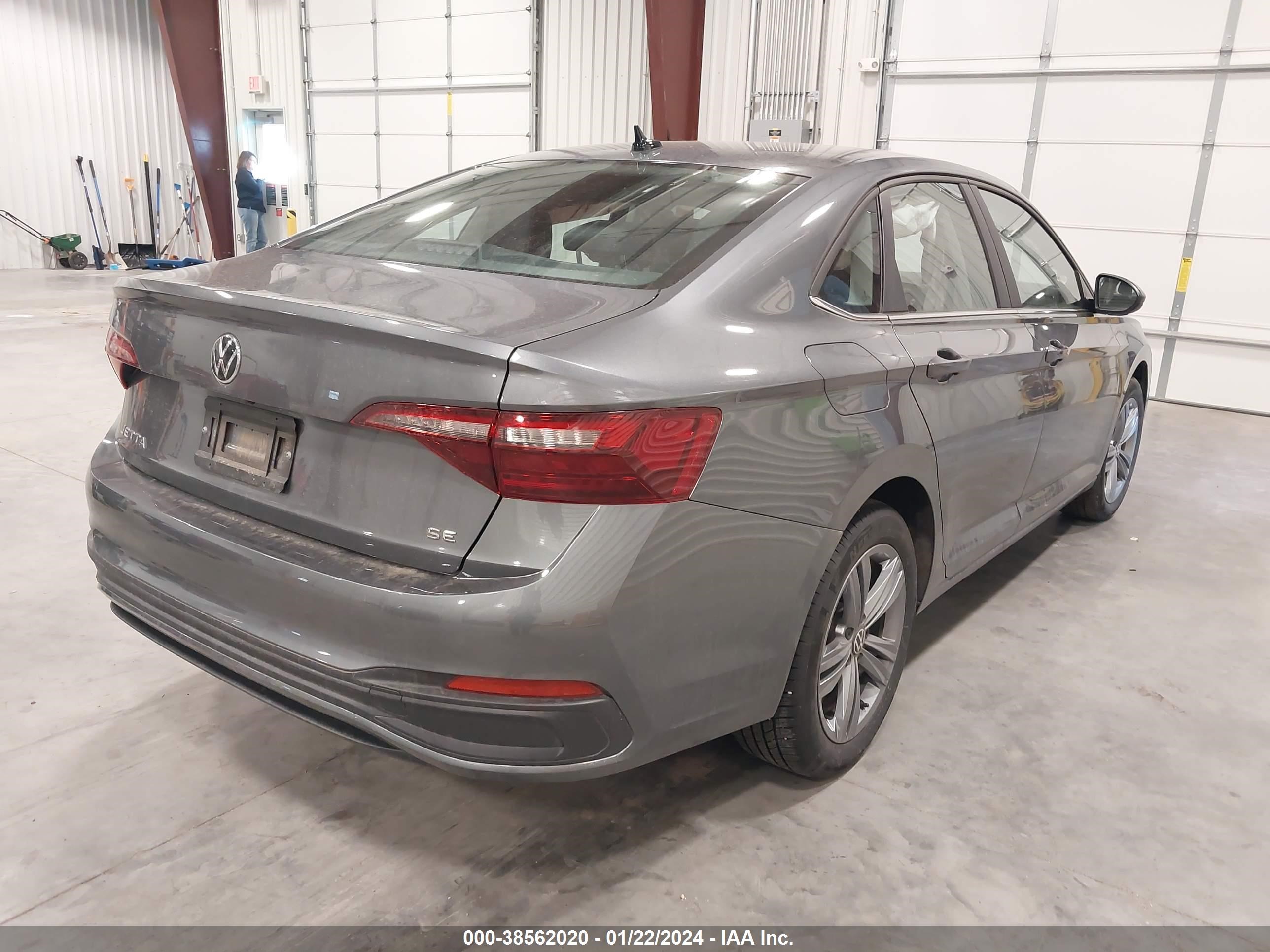 Photo 3 VIN: 3VWEM7BU2RM005159 - VOLKSWAGEN JETTA 