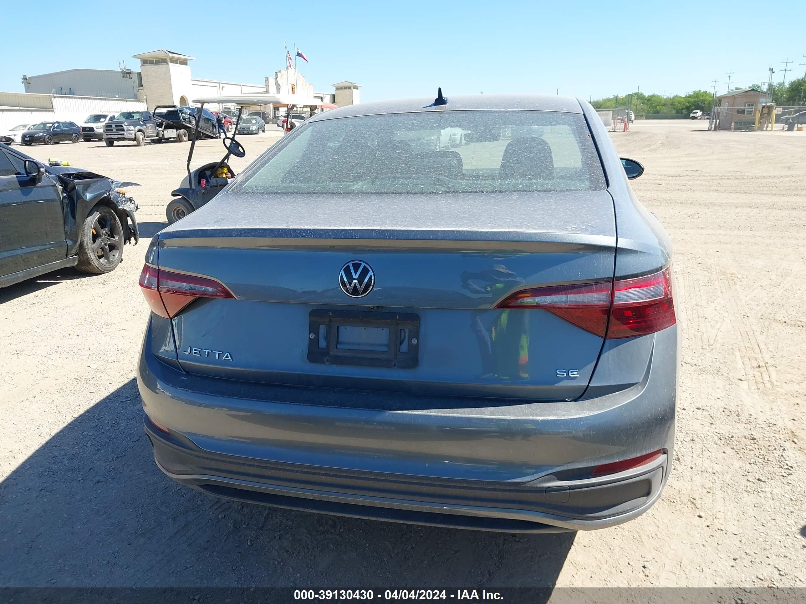 Photo 15 VIN: 3VWEM7BU3RM001928 - VOLKSWAGEN JETTA 