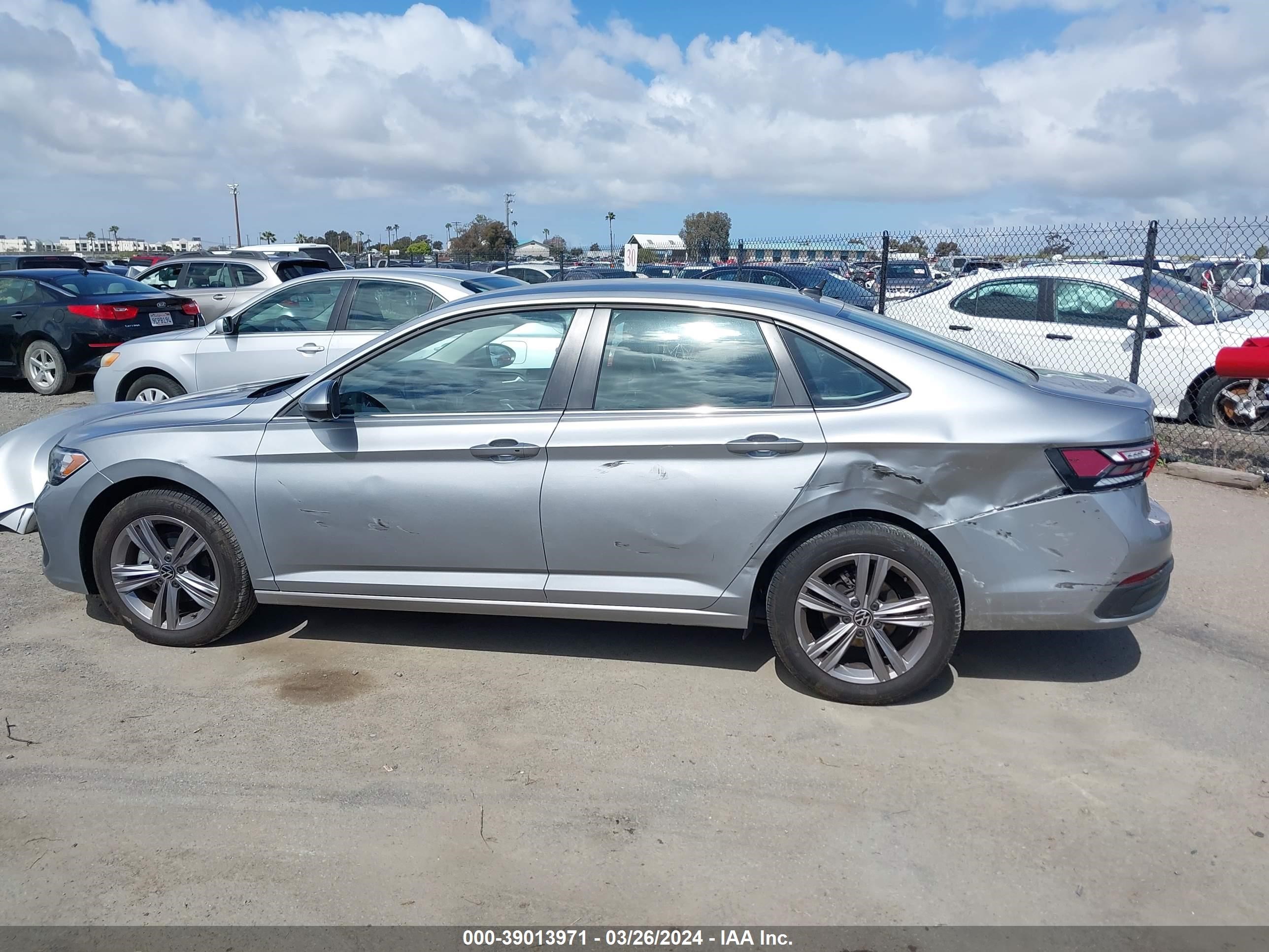 Photo 13 VIN: 3VWEM7BU5NM000760 - VOLKSWAGEN JETTA 