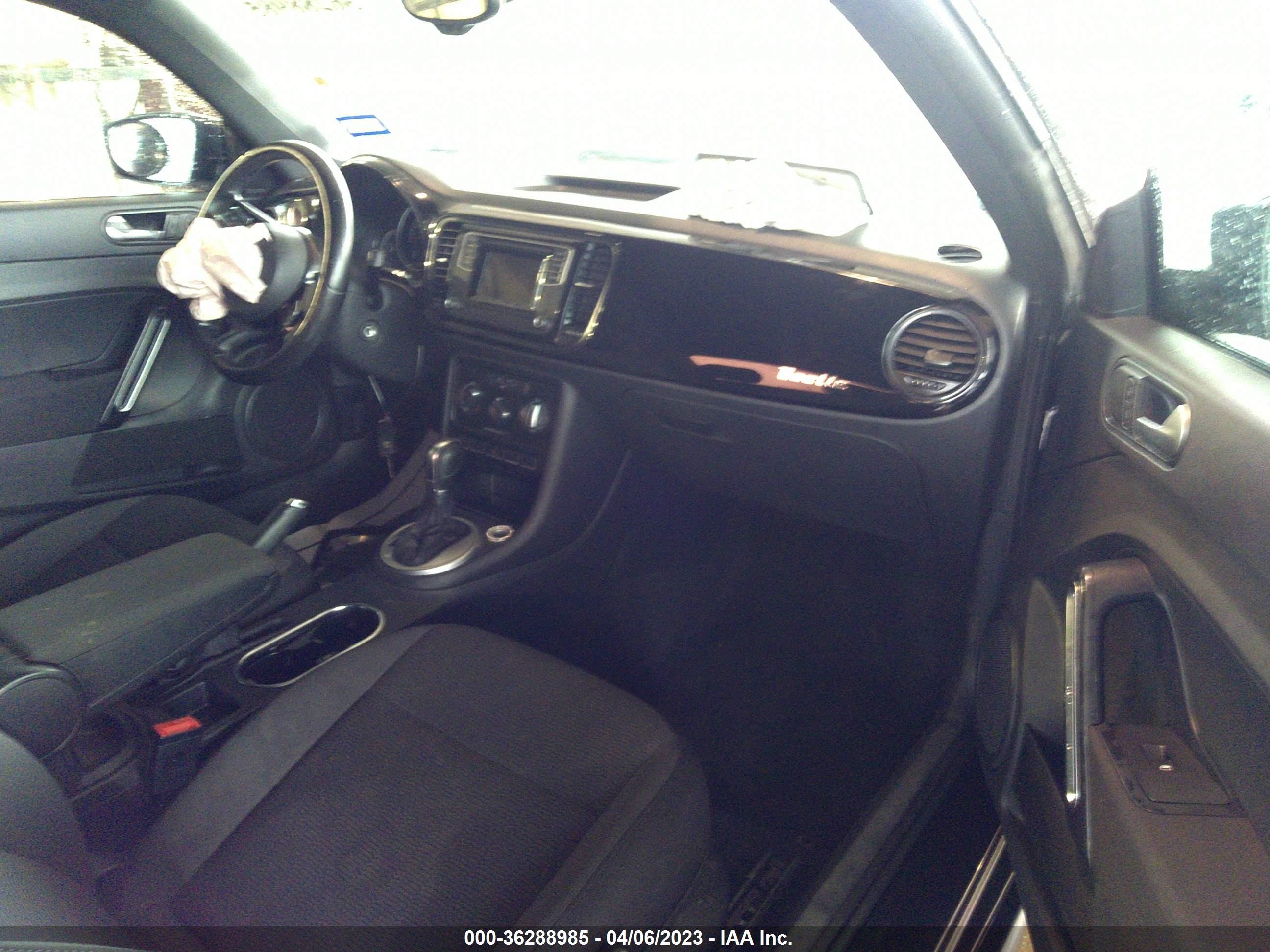 Photo 4 VIN: 3VWF07AT5GM601274 - VOLKSWAGEN BEETLE 