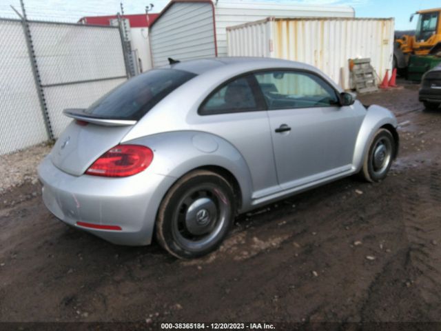 Photo 3 VIN: 3VWF17AT1FM604023 - VOLKSWAGEN BEETLE 