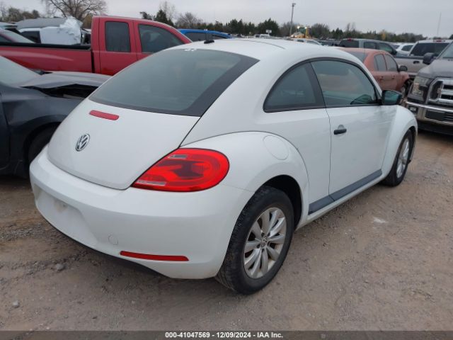 Photo 3 VIN: 3VWF17AT1FM619993 - VOLKSWAGEN BEETLE 