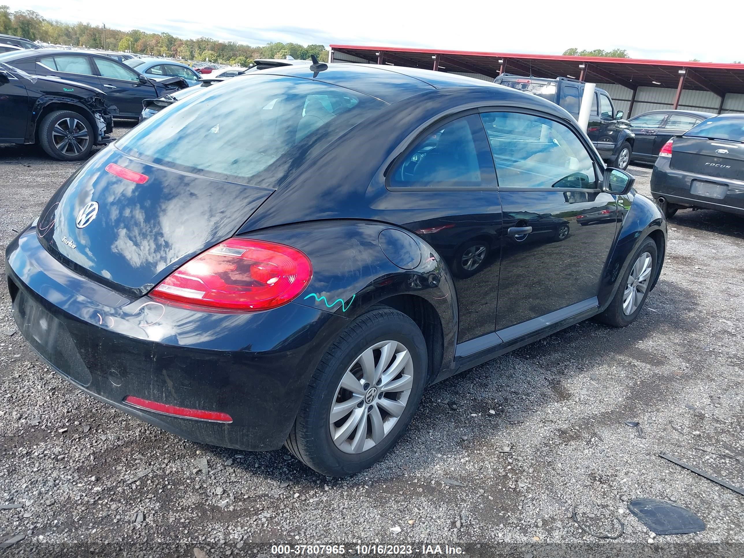 Photo 3 VIN: 3VWF17AT1GM604217 - VOLKSWAGEN BEETLE 