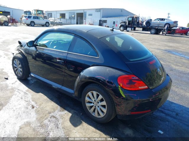 Photo 2 VIN: 3VWF17AT1GM610048 - VOLKSWAGEN BEETLE 