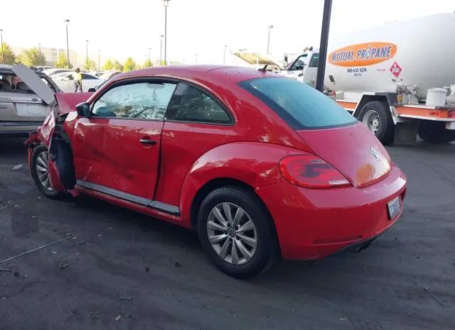 Photo 2 VIN: 3VWF17AT2FM631229 - VOLKSWAGEN BEETLE COUPE 