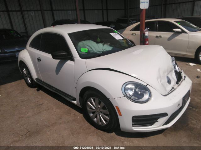 Photo 0 VIN: 3VWF17AT2HM609783 - VOLKSWAGEN BEETLE 