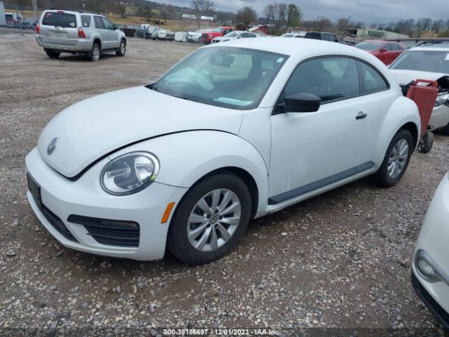 Photo 1 VIN: 3VWF17AT3HM628150 - VOLKSWAGEN BEETLE 