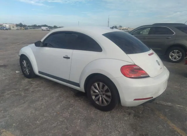 Photo 2 VIN: 3VWF17AT4GM609010 - VOLKSWAGEN BEETLE COUPE 