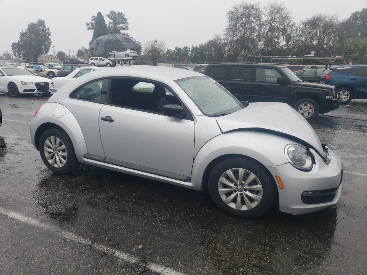 Photo 3 VIN: 3VWF17AT6EM641020 - VOLKSWAGEN BEETLE 