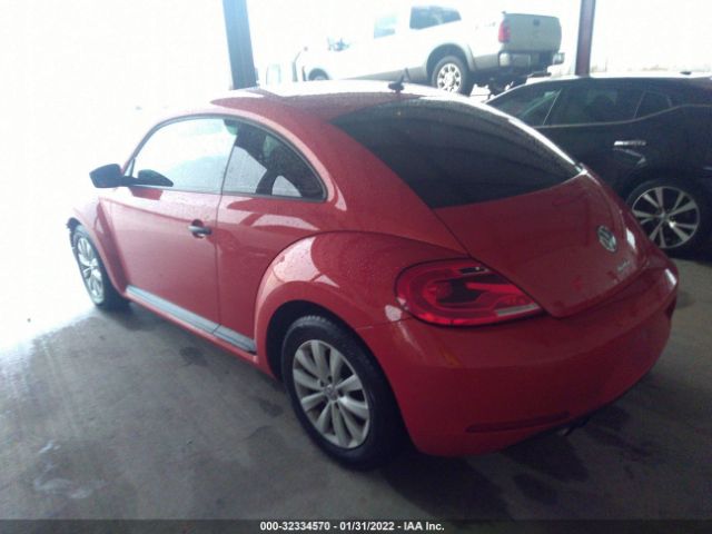 Photo 2 VIN: 3VWF17AT6GM606531 - VOLKSWAGEN BEETLE COUPE 