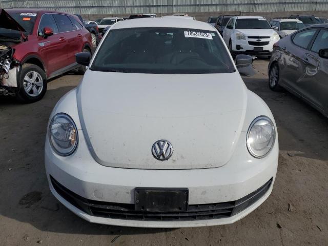 Photo 4 VIN: 3VWF17AT6GM617402 - VOLKSWAGEN BEETLE 