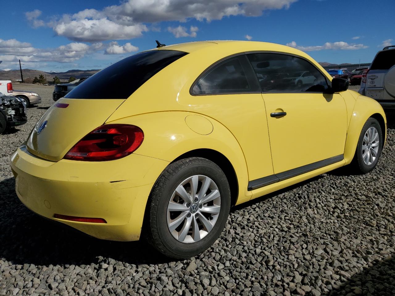 Photo 2 VIN: 3VWF17AT7FM631694 - VOLKSWAGEN BEETLE 