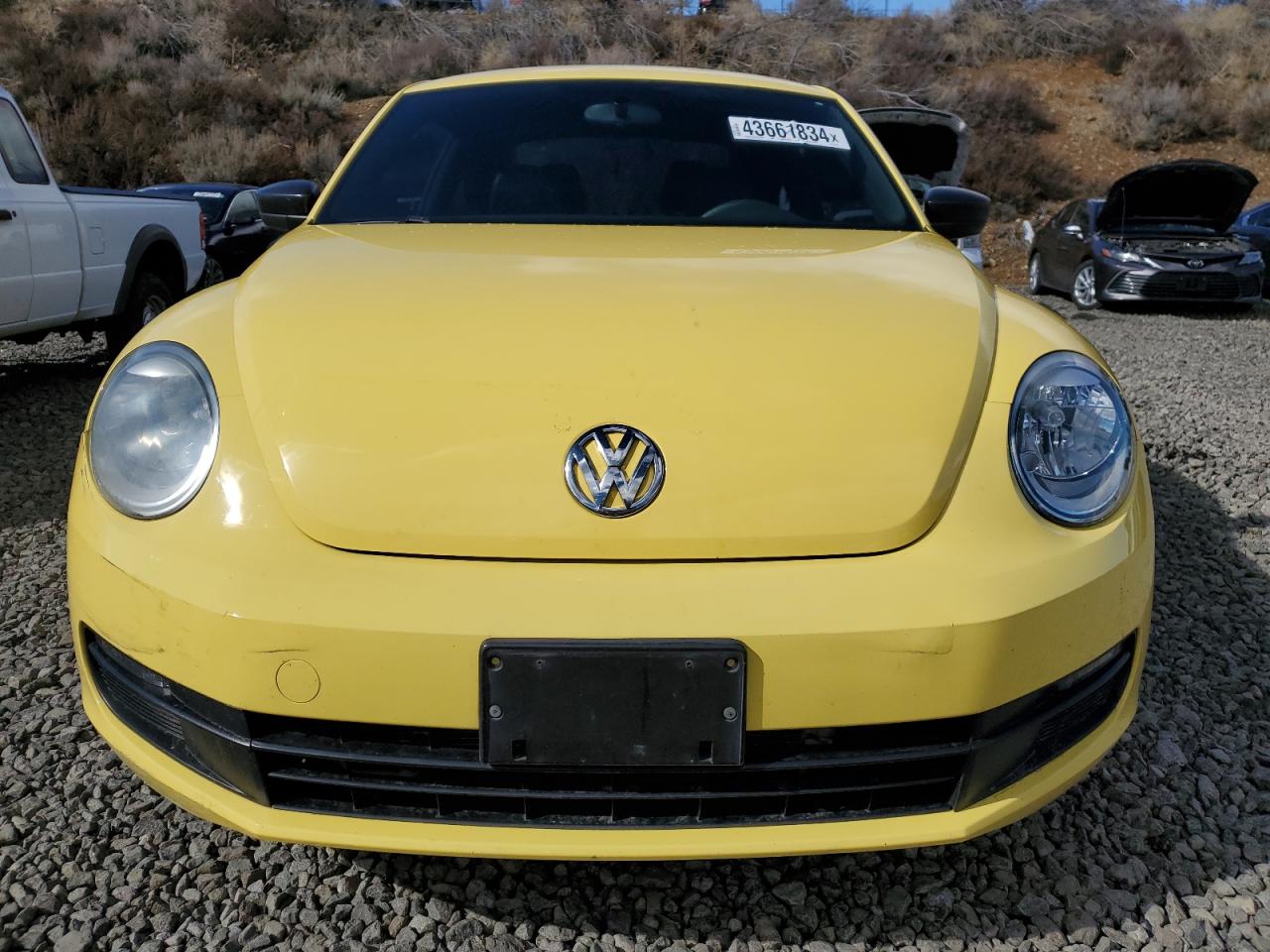 Photo 4 VIN: 3VWF17AT7FM631694 - VOLKSWAGEN BEETLE 