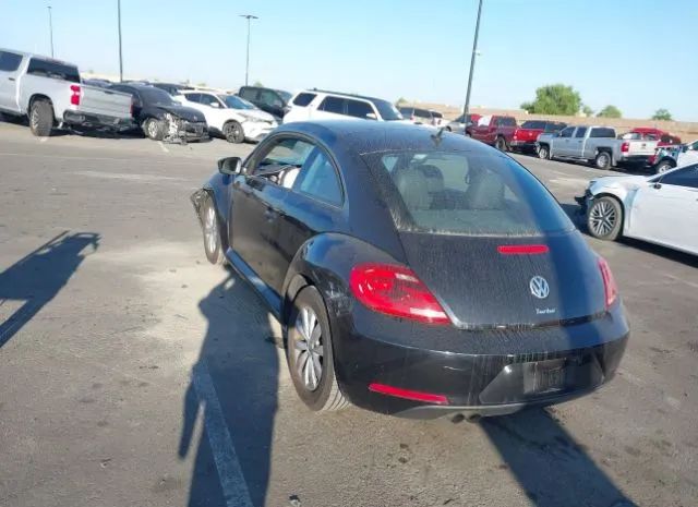 Photo 2 VIN: 3VWF17AT7GM605405 - VOLKSWAGEN BEETLE COUPE 