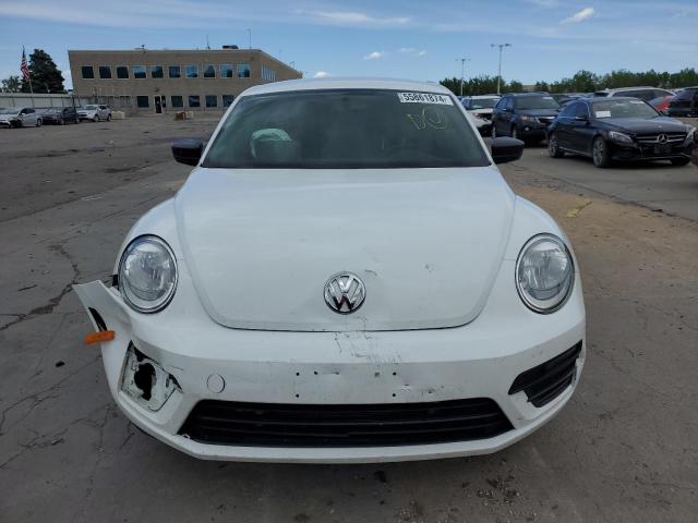 Photo 4 VIN: 3VWF17AT7HM615630 - VOLKSWAGEN BEETLE 