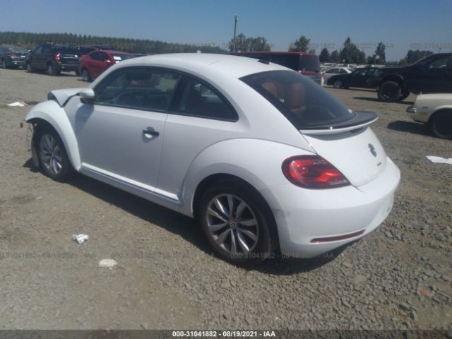 Photo 2 VIN: 3VWF17AT7HM628183 - VOLKSWAGEN BEETLE 