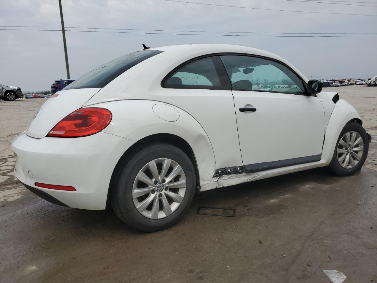 Photo 2 VIN: 3VWF17ATXEM651825 - VOLKSWAGEN BEETLE 