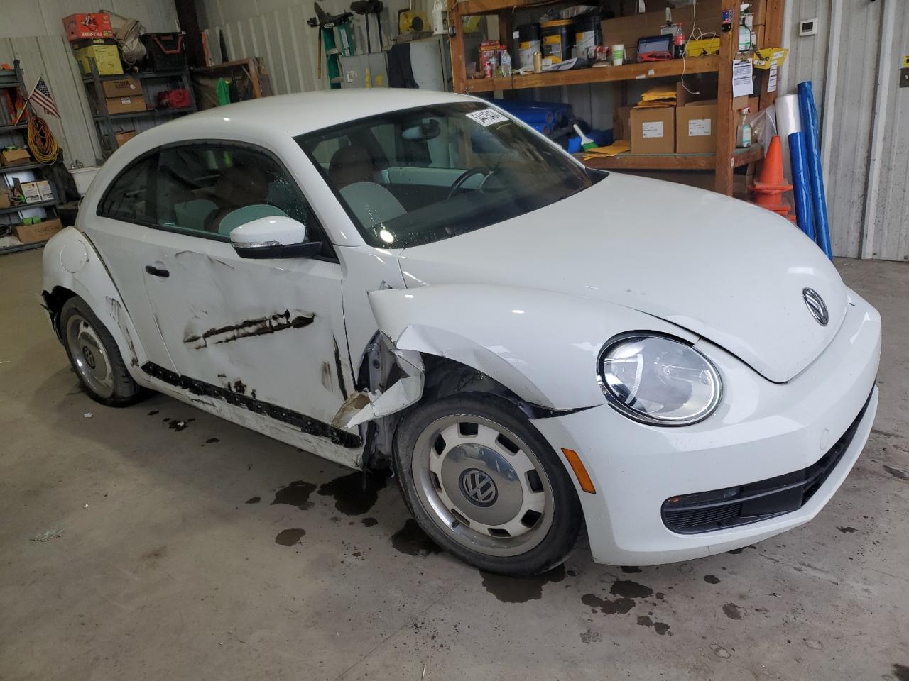 Photo 3 VIN: 3VWF17ATXGM636521 - VOLKSWAGEN BEETLE 