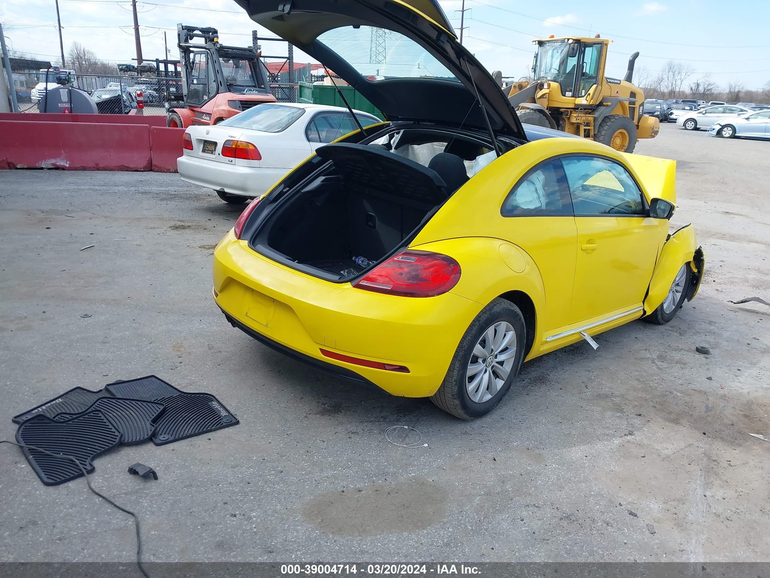 Photo 3 VIN: 3VWFD7AT2KM709431 - VOLKSWAGEN BEETLE 