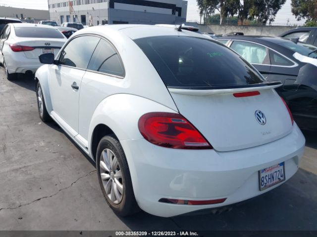 Photo 2 VIN: 3VWFD7AT4JM719182 - VOLKSWAGEN BEETLE 