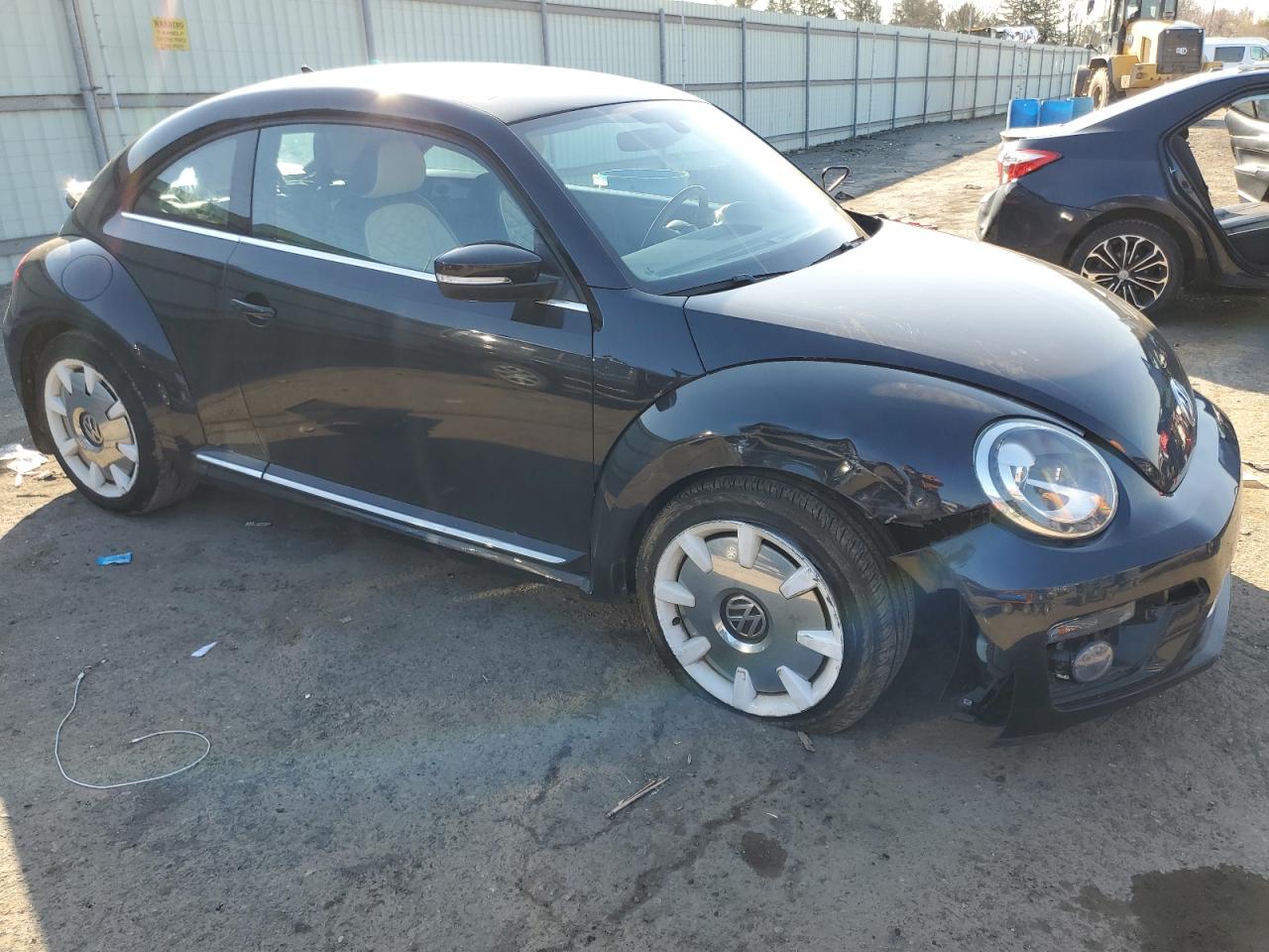 Photo 3 VIN: 3VWFD7AT4KM702898 - VOLKSWAGEN BEETLE 