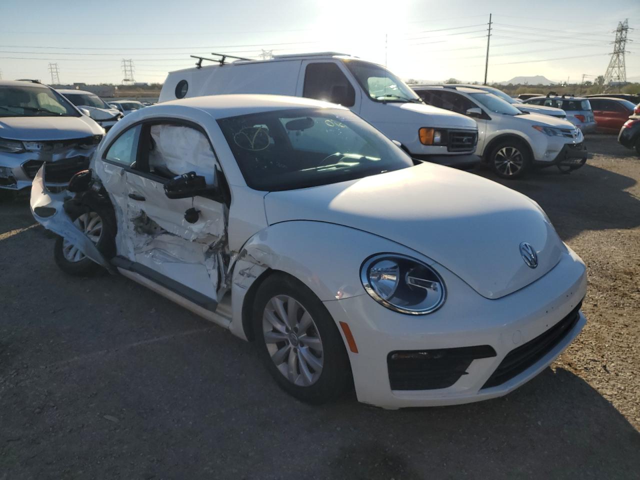 Photo 3 VIN: 3VWFD7AT6JM718938 - VOLKSWAGEN BEETLE 