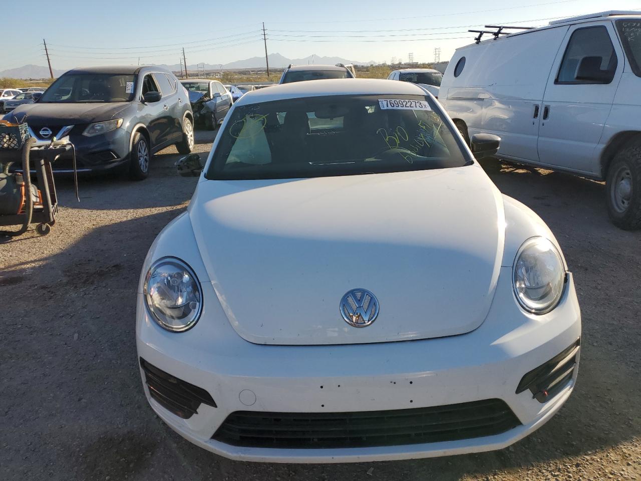 Photo 4 VIN: 3VWFD7AT6JM718938 - VOLKSWAGEN BEETLE 