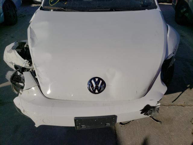 Photo 6 VIN: 3VWFD7AT9KM706882 - VOLKSWAGEN BEETLE S 