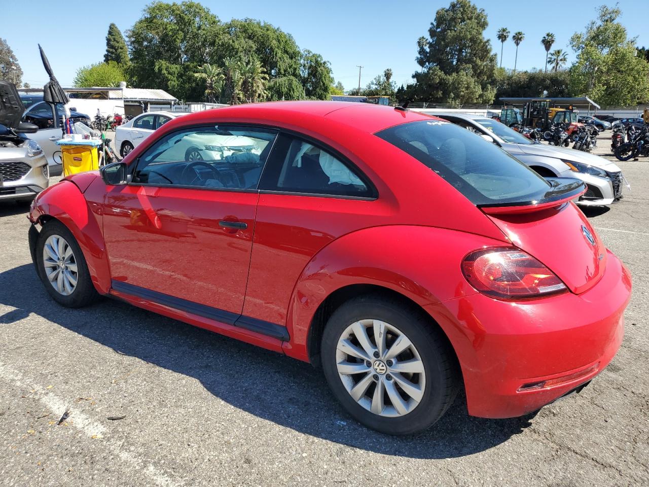 Photo 1 VIN: 3VWFD7ATXJM714729 - VOLKSWAGEN BEETLE 