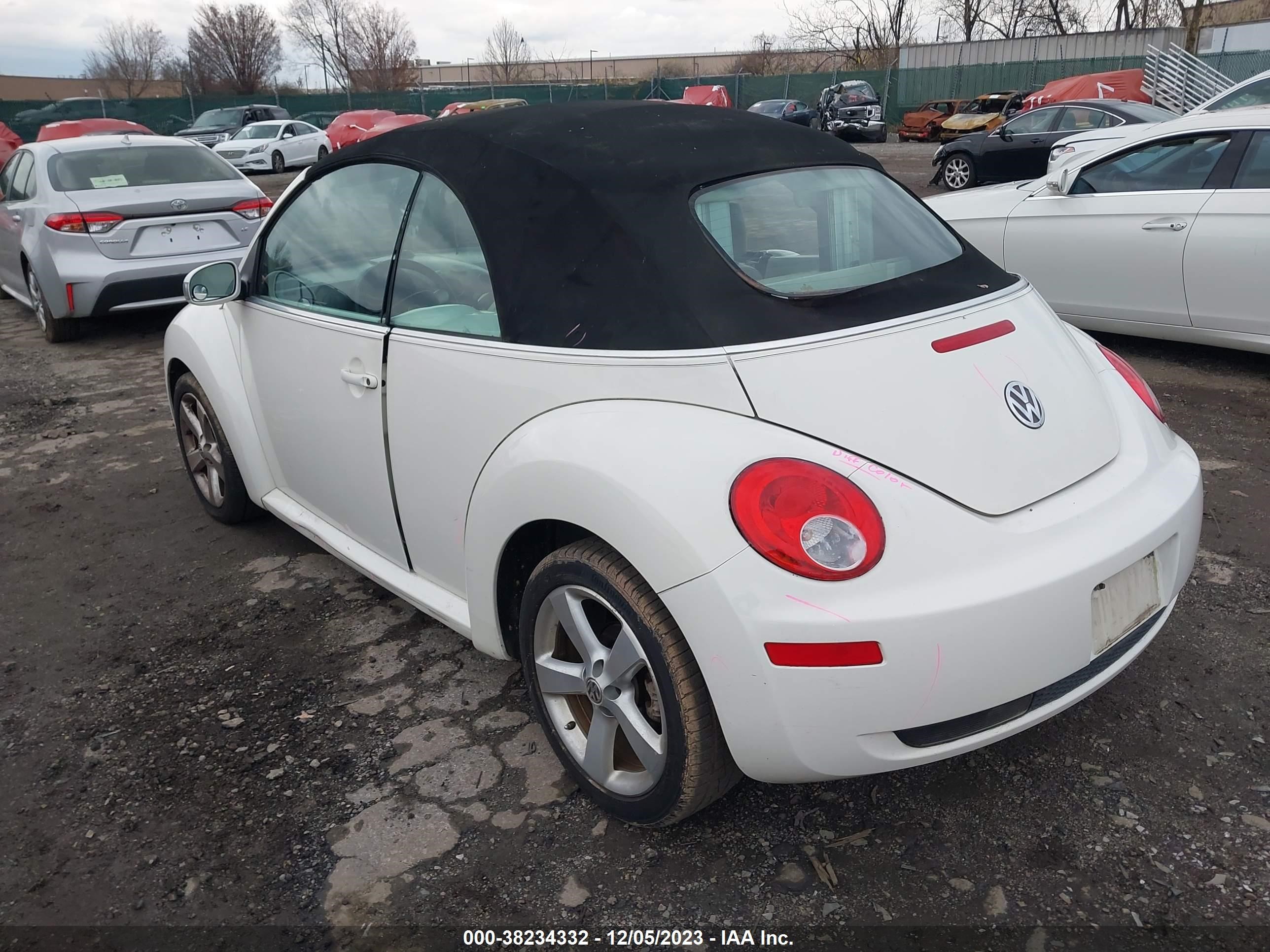 Photo 2 VIN: 3VWFF31Y57M422560 - VOLKSWAGEN BEETLE 